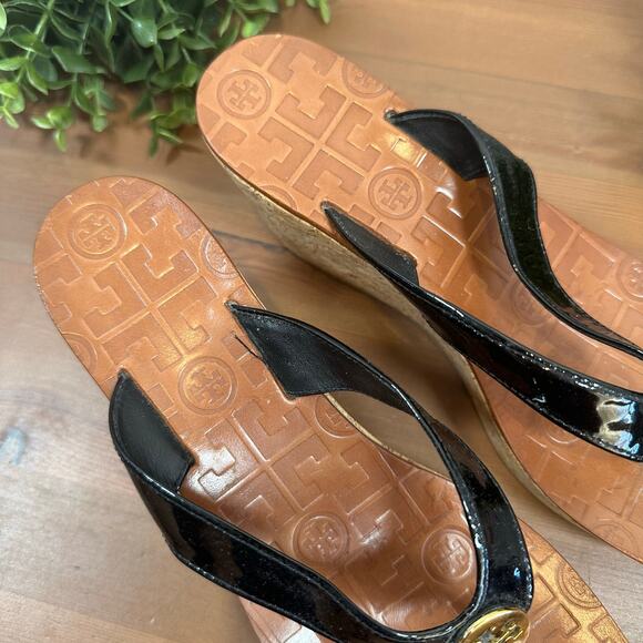 Tory Burch Women's Thora Black Patent Leather Wedge Sandals Size 7.5 - Picture 7 of 9